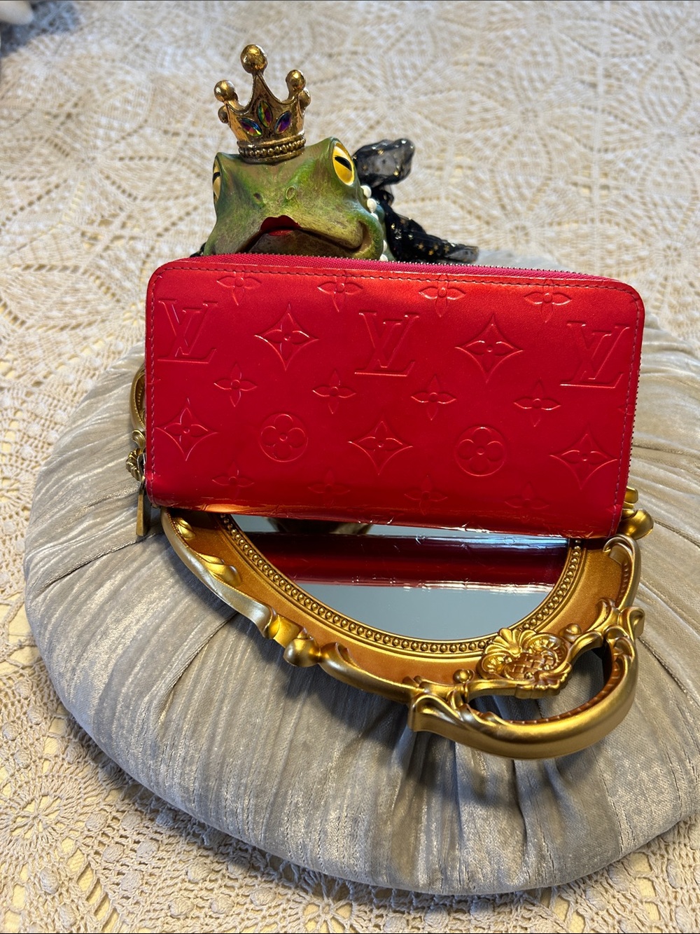 Authentic LV Monogram Vernis Sarah Wallet